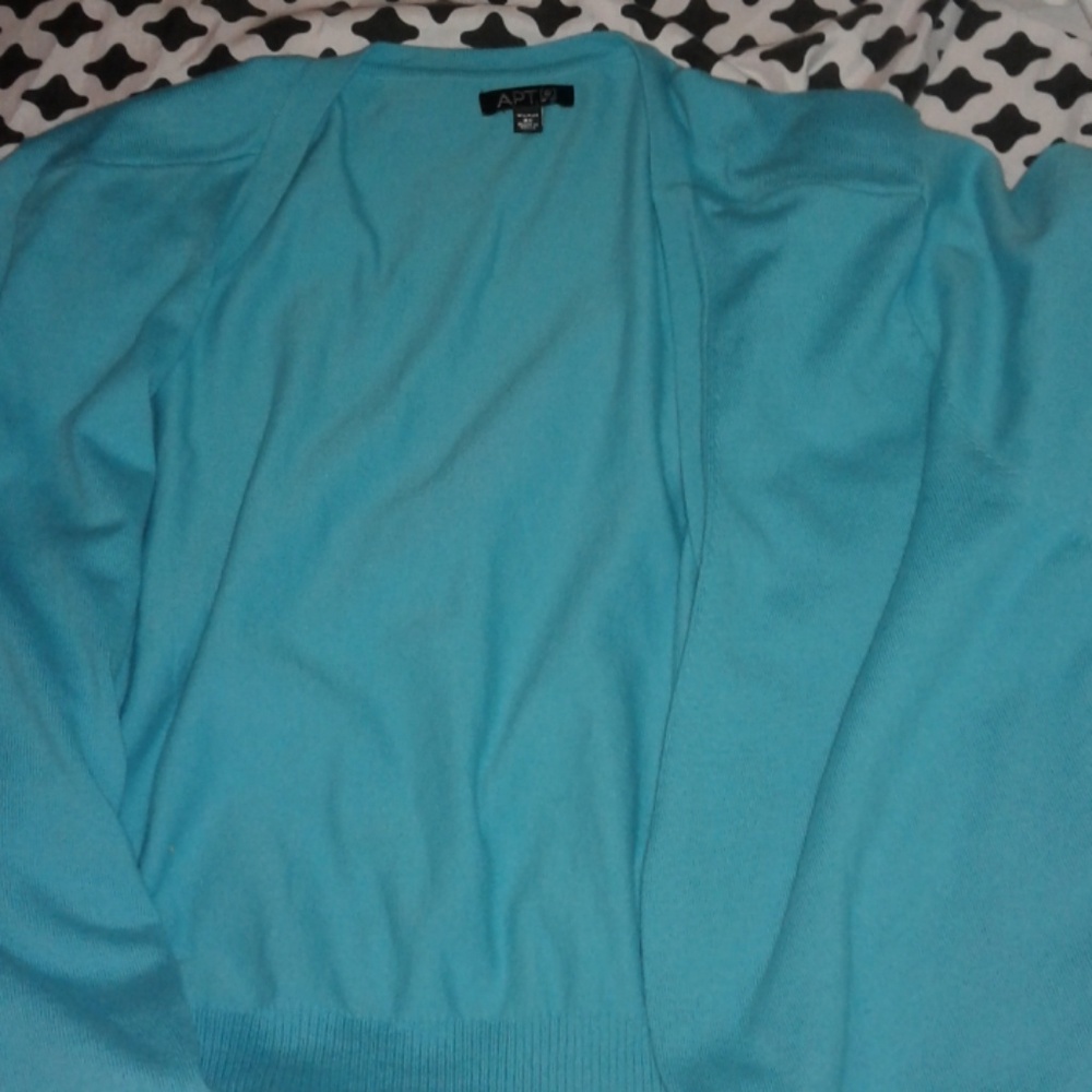 Short sleeved cardigan